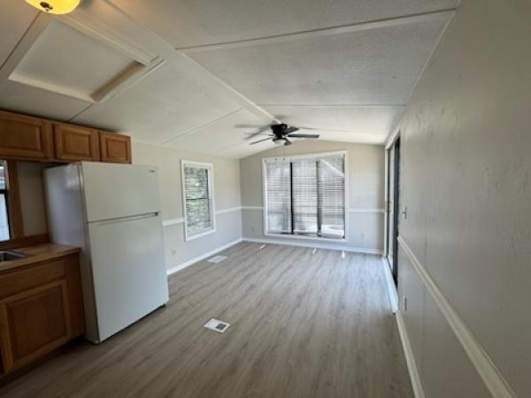 1990 KEMB Mobile Home