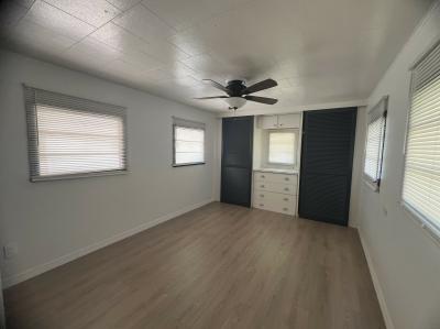 Photo 5 of 31 of home located at 563 Falcon Ave Lakeland, FL 33815