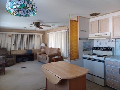 Photo 4 of 25 of home located at 20 Lakeview Dr Palmetto, FL 34221