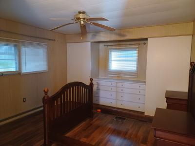 Photo 5 of 25 of home located at 20 Lakeview Dr Palmetto, FL 34221