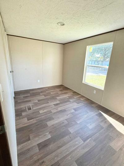 Photo 5 of 13 of home located at 2081 Oakshire Rd Union City, TN 38261