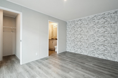 Photo 2 of 4 of home located at 100 Landrey Dr. Vincennes, IN 47591