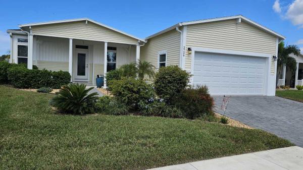 Photo 1 of 2 of home located at 2726 Pier Drive Ruskin, FL 33570