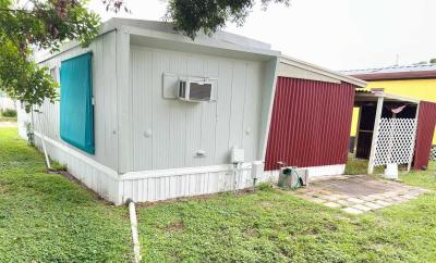 Photo 5 of 20 of home located at 6978 46th Ave N. Saint Petersburg, FL 33709