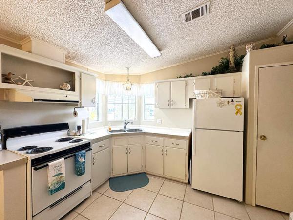 1993 Broo Manufactured Home