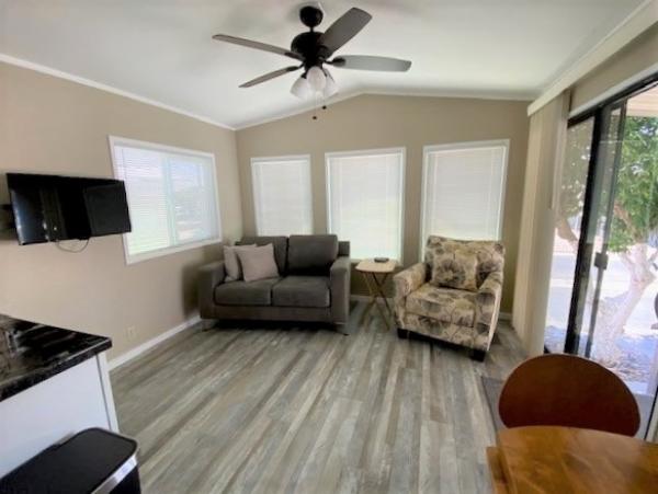 1990 Skyline Manufactured Home