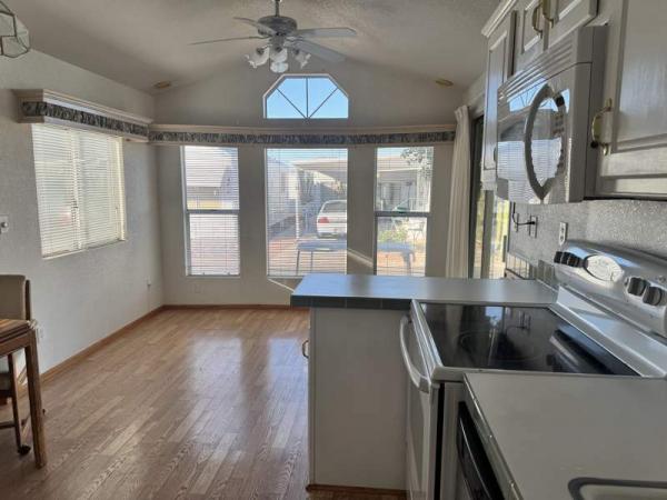 2000 Skyline Manufactured Home