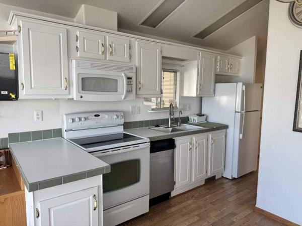 2000 Skyline Manufactured Home