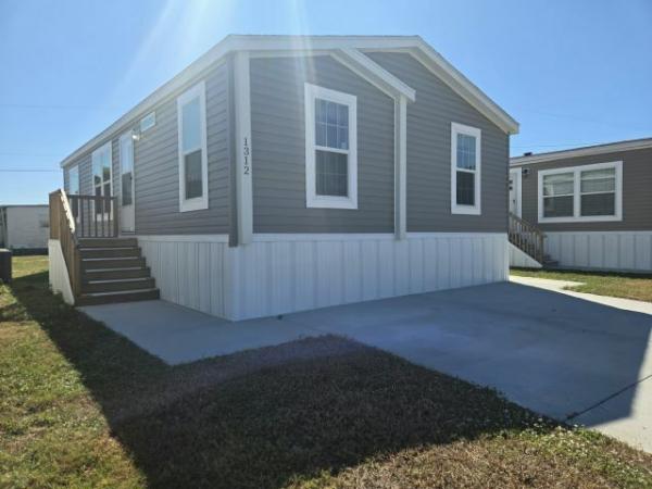 Photo 1 of 2 of home located at 4000 24th St N Unit 1312 Saint Petersburg, FL 33714