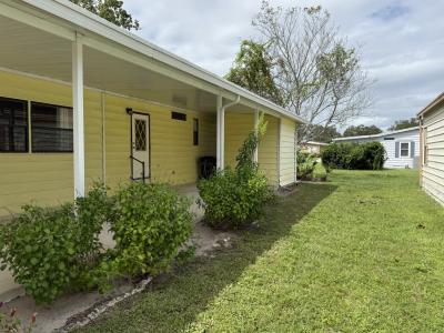 Photo 3 of 33 of home located at 1332 Calle Bonita Dr. Port Orange, FL 32129