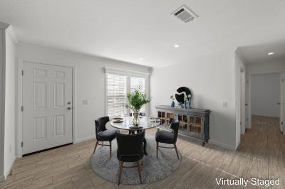 Photo 4 of 18 of home located at 515 Rahm Way Lady Lake, FL 32159