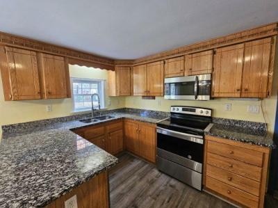 Photo 4 of 12 of home located at 10 Centerwood Drive Concord, NH 03301