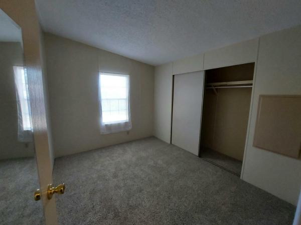 1992 Fleetwood Barrington 3322K Manufactured Home