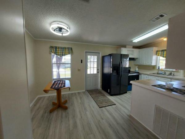 1992 Fleetwood Barrington 3322K Manufactured Home