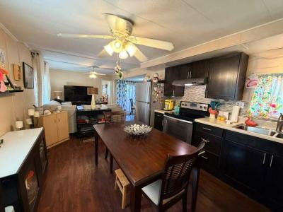 Photo 4 of 20 of home located at 5360 S.w. 34th Street Davie, FL 33314