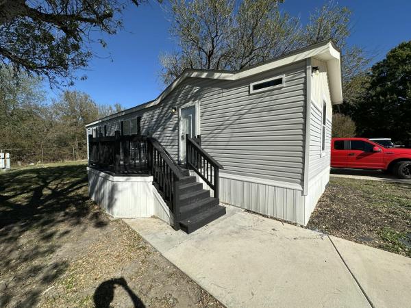 Photo 1 of 2 of home located at 5475 Southcross Ranch Rd #210 San Antonio, TX 78222