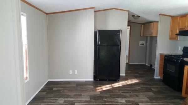 2004 Fleetwood Broadmore Mobile Home