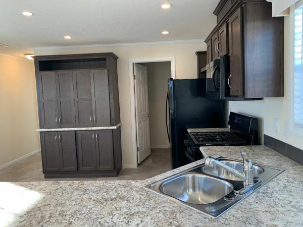 2020 Champion Dutch Diamond II Mobile Home