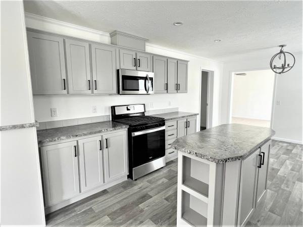 Photo 1 of 2 of home located at 5338 Coventry Lot 197 Holly, MI 48442