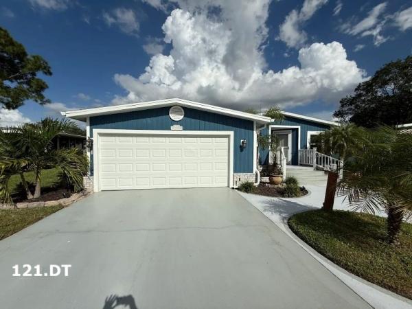 Photo 1 of 2 of home located at 121 Las Palmas Blvd. North Fort Myers, FL 33903