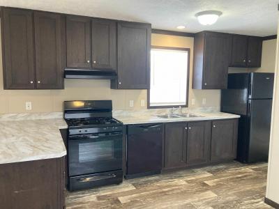 Mobile Home at 46381 Le Grande Blvd, Site #993 Macomb, MI 48044