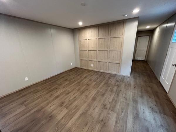 2025 76CEJ16663AH25  Home