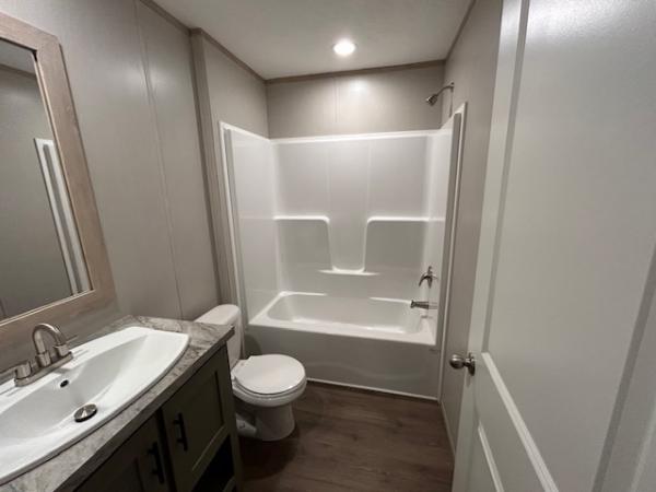 2025 76CEJ16663AH25  Home