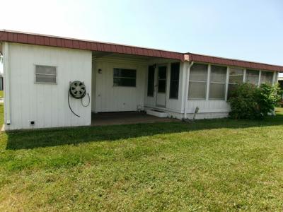 Photo 3 of 13 of home located at 7100 Ulmerton Rd - Lot 654 Largo, FL 33771