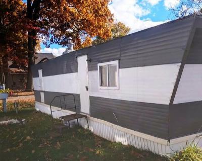 Mobile Home at 21331 Hamilton Ave Lot 4 Farmington Hills, MI 48336