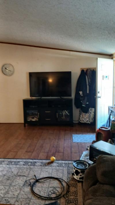 Photo 3 of 7 of home located at 5359 Cypress Dr. #406 White Lake, MI 48383