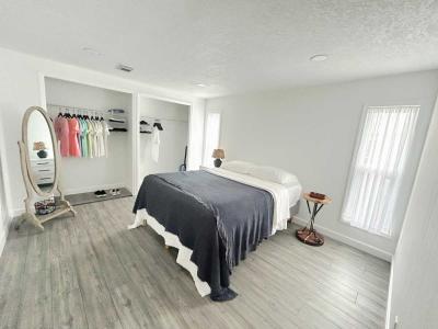 Photo 4 of 14 of home located at 7100 Ulmerton Rd. Largo, FL 33771