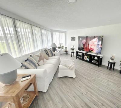 Photo 5 of 14 of home located at 7100 Ulmerton Rd. Largo, FL 33771