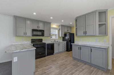 Photo 2 of 5 of home located at 192 Kingsway Dr North Mankato, MN 56003