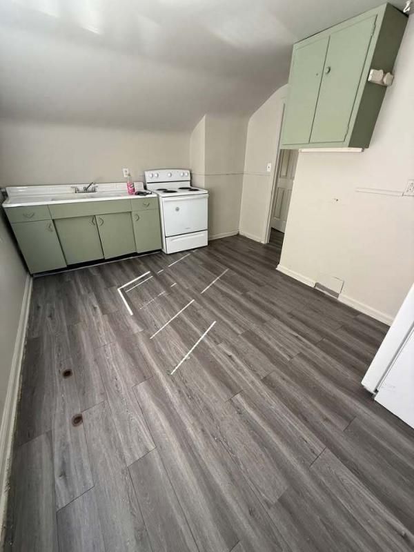 Photo 1 of 2 of home located at 21331 Hamilton Ave  Apt. B Farmington Hills, MI 48336