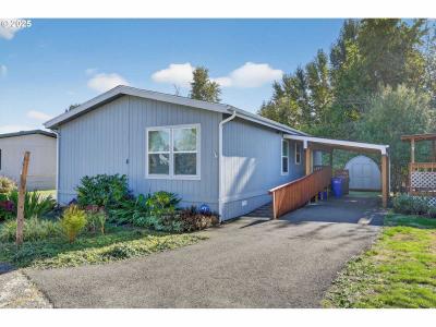 Mobile Home at 18789 Central Pt. #8 Oregon Ciyt, OR 97045