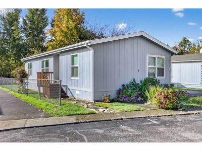 Photo 2 of 12 of home located at 18789 Central Pt. #8 Oregon Ciyt, OR 97045