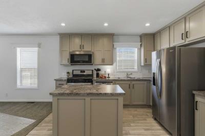 Photo 3 of 10 of home located at 171 Kingsway Drive North Mankato, MN 56003