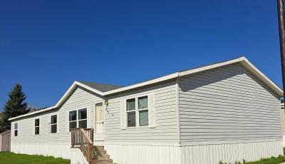 Mobile Home at 5018 Golden Gate Dr Grand Forks, ND 58203
