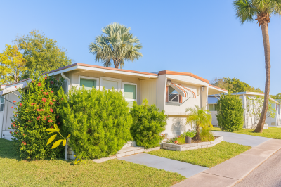 Photo 3 of 24 of home located at 601 Starky Rd Largo, FL 33771