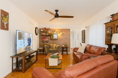 Photo 4 of 24 of home located at 601 Starky Rd Largo, FL 33771