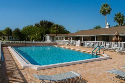 Photo 2 of 24 of home located at 601 Starky Rd Largo, FL 33771