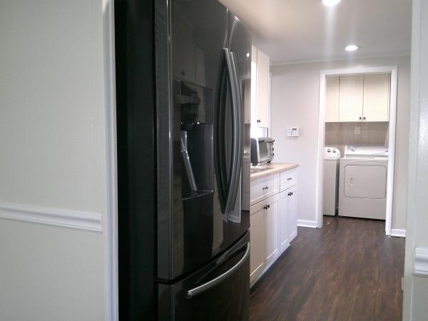 1977 Vindale Mobi 60224 Mobile Home