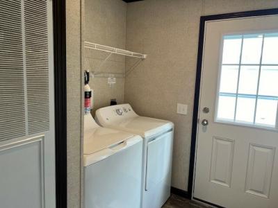 Photo 4 of 7 of home located at 2191 East Ohio Pike 011 Amelia, OH 45102