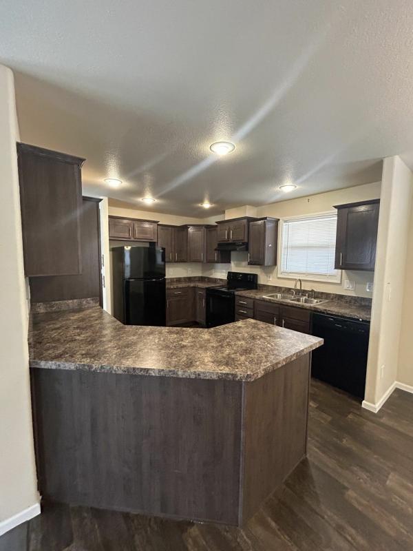 2022 Clayton Homes Inc Express Mobile Home