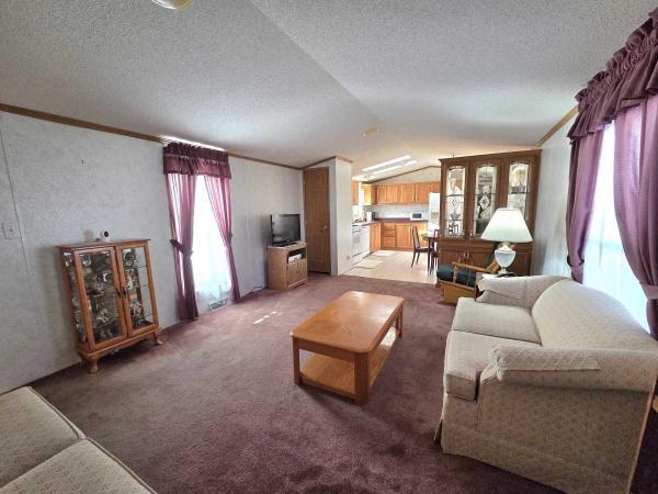 1999 Commodore Mobile Home