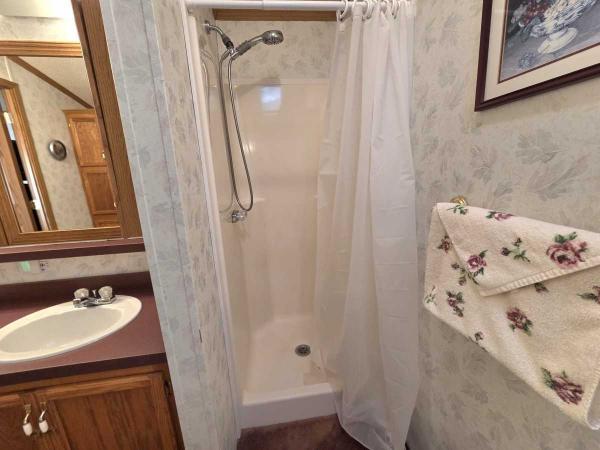 1999 Commodore Mobile Home