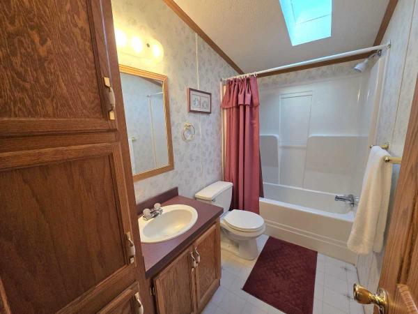 1999 Commodore Mobile Home