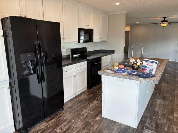 Photo 1 of 2 of home located at 1203 Moultrie Road, Lot 90 Albany, GA 31705