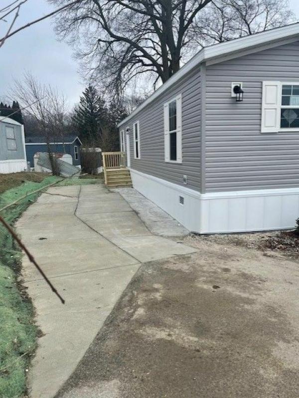 2022 Champion Dutch Diamond II Mobile Home