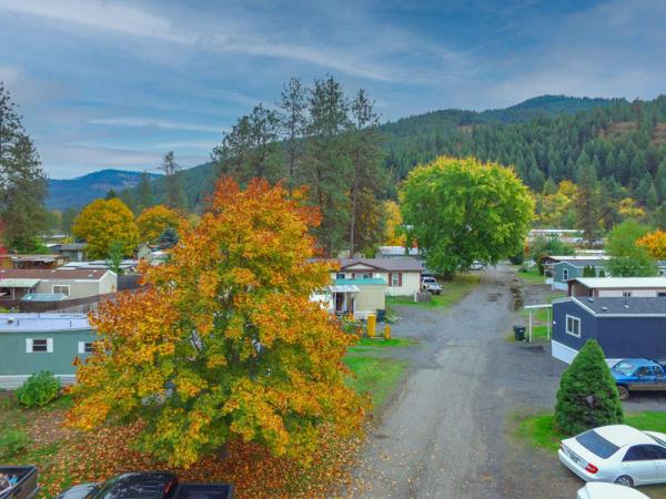 1971 Broadmore Manufactured Home